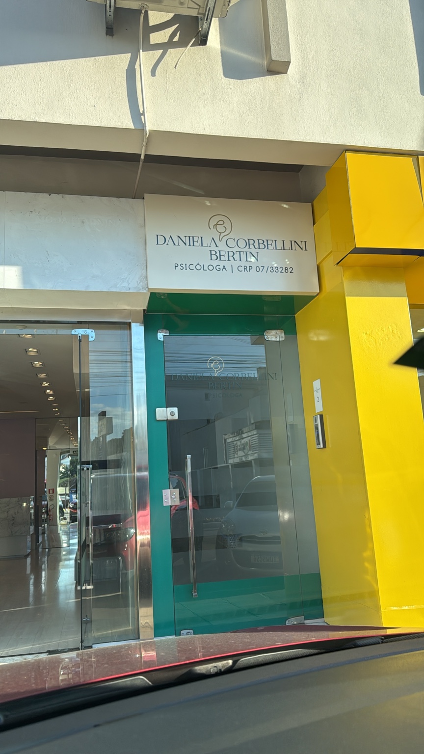 Entrada do consultório Daniela Corbellini Bertin em Garibaldi